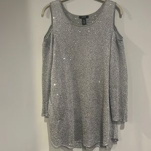 Alfani -2 Piece Silver Cold Shoulder Tunic - Sz XL